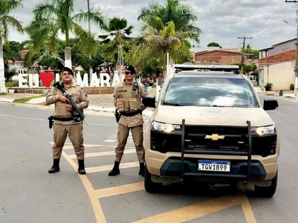 LAMARÃO - Com um bebê de 30 dias no colo, mulher embriagada briga com o companheiro, desacata PM e é presa