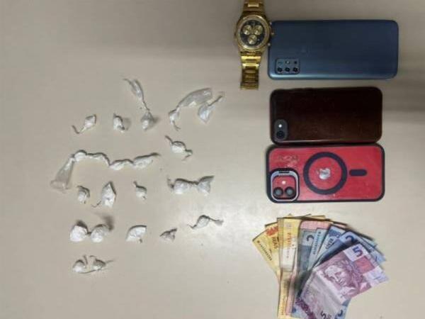 SERRINHA - CETO apreende drogas e conduz suspeitos, incluindo adolescentes, na zona rural