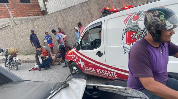 COITÉ - Carro passa sobre o pé de motociclista após acidente no centro