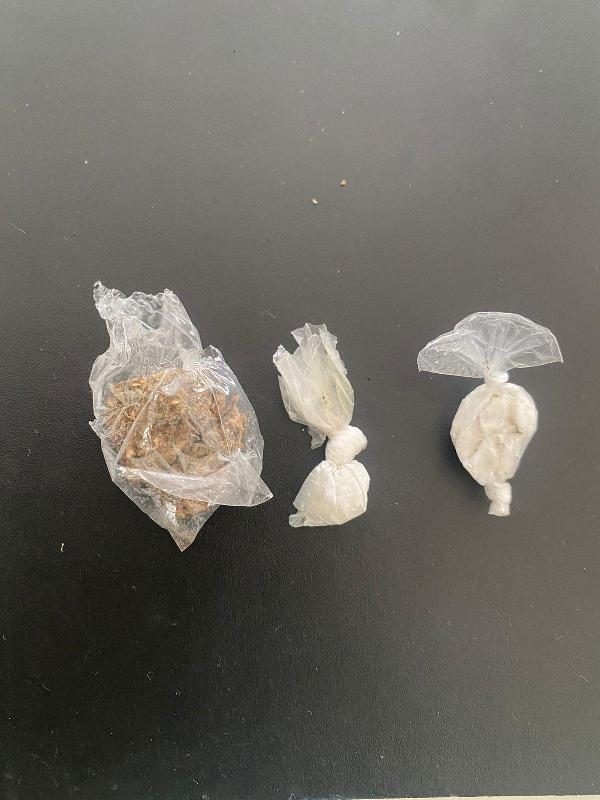 SERRINHA - Homem é conduzido à delegacia por porte de drogas durante patrulhamento da PM