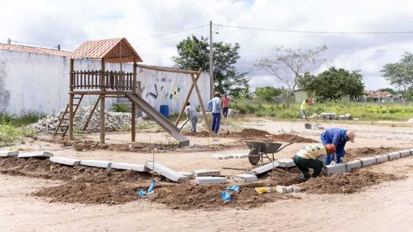 Prefeitura de Serrinha inicia construção da praça do Recanto