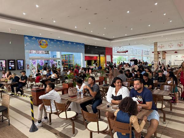 Show de Talentos do Shopping Serrinha define classificados após estreia das audições