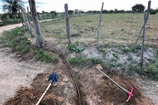 SERRINHA - Ligação clandestina desviava 240 mil litros de água por mês na zona rural