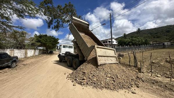SERRINHA - Obras de pavimentação entre Vila de Fátima e Murici são iniciadas